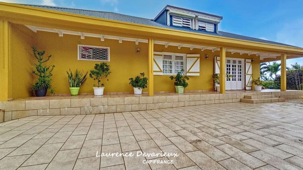 Maison 5 pièces Vue Mer Saint Claude (971)