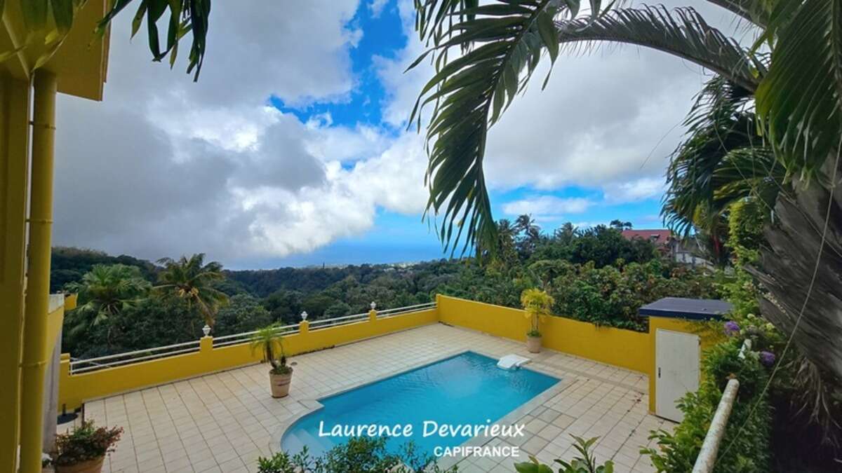 Maison 5 pièces Vue Mer Saint Claude (971)