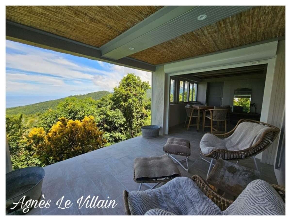 Villa + Appartement T3 Vue Mer et Morne avec Piscine sur 3
