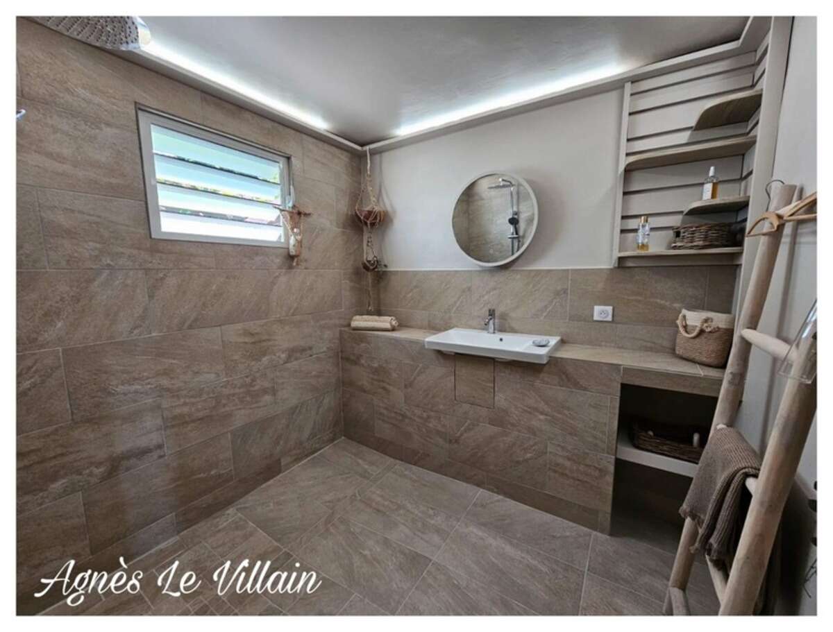 Villa + Appartement T3 Vue Mer et Morne avec Piscine sur 3