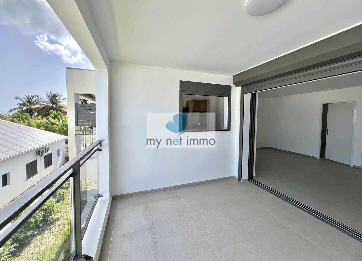 Appartement T2 neuf non meublé avec belle vue mer dans une