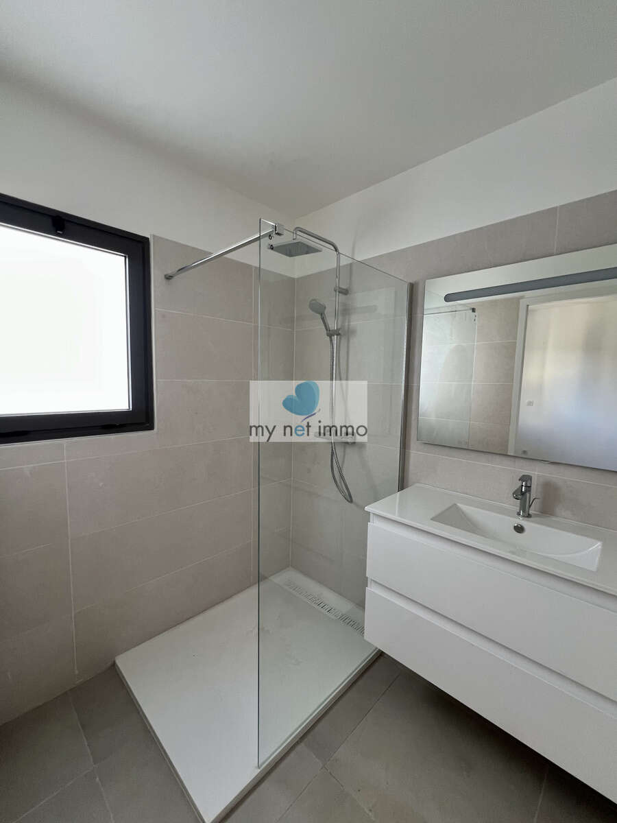 Appartement T2 neuf non meublé avec belle vue mer dans une