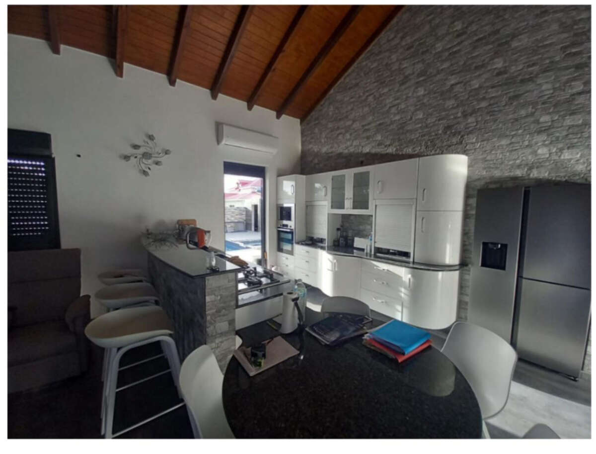 Magnifique villa moderne + dépendance au Moule