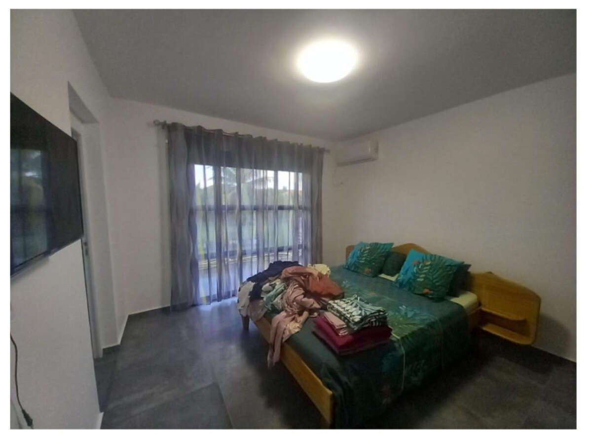 Magnifique villa moderne + dépendance au Moule